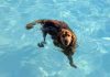 come insegnare al cane a nuotare